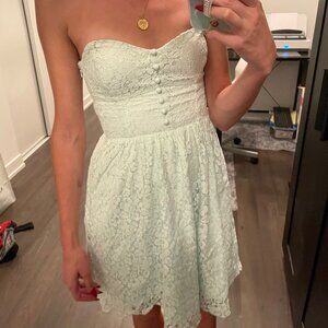 Elegant Mint Aritzia Sweetheart Strapless Dress